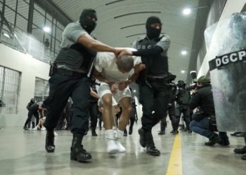 El Salvador recibe a 261 criminales deportados de EE.UU., incluyendo miembros del Tren de Aragua y la MS-13